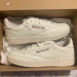 New Reebok Club C Women’s Shoes Size 9  Chalk/Cream Color
